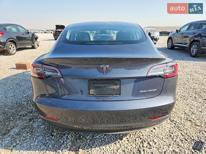 Седан Tesla Model 3 2023 в Львові
