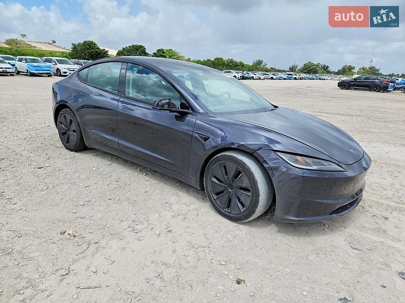 Седан Tesla Model 3 2025 в Києві