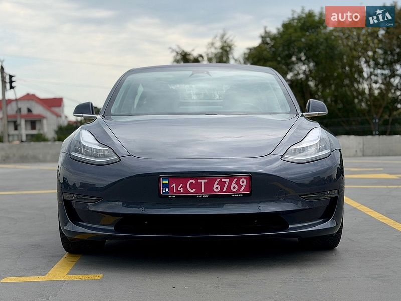 Седан Tesla Model 3 2018 в Тернополе