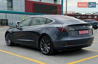 Седан Tesla Model 3 2018 в Тернополе