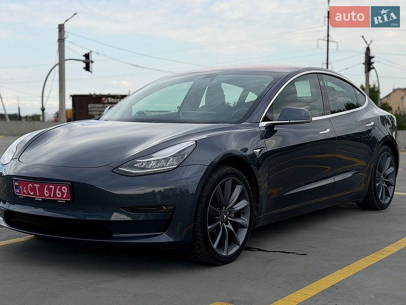 Седан Tesla Model 3 2018 в Тернополе