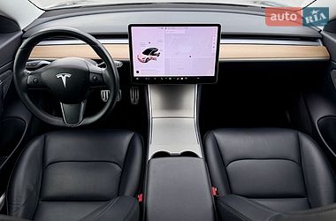 Седан Tesla Model 3 2018 в Тернополе