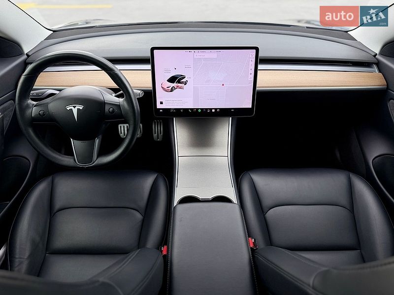 Седан Tesla Model 3 2018 в Тернополе