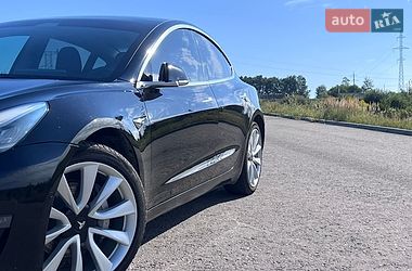 Седан Tesla Model 3 2020 в Дрогобыче