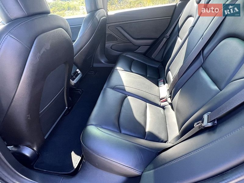 Седан Tesla Model 3 2020 в Дрогобыче