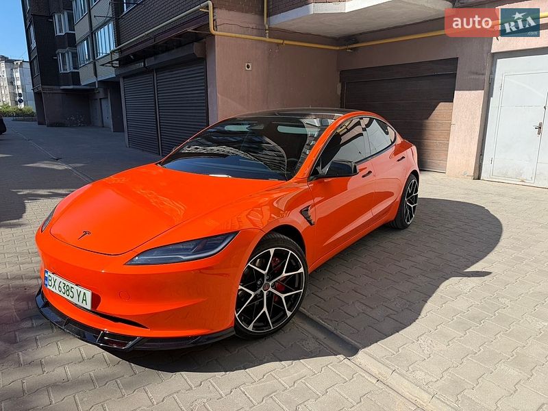 Седан Tesla Model 3 2024 в Хмельницькому
