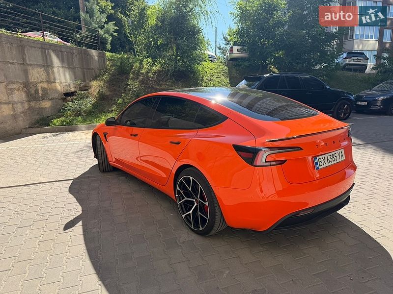 Седан Tesla Model 3 2024 в Хмельницькому