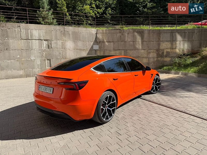 Седан Tesla Model 3 2024 в Хмельницькому