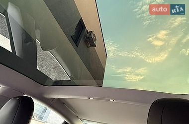 Седан Tesla Model 3 2019 в Луцьку