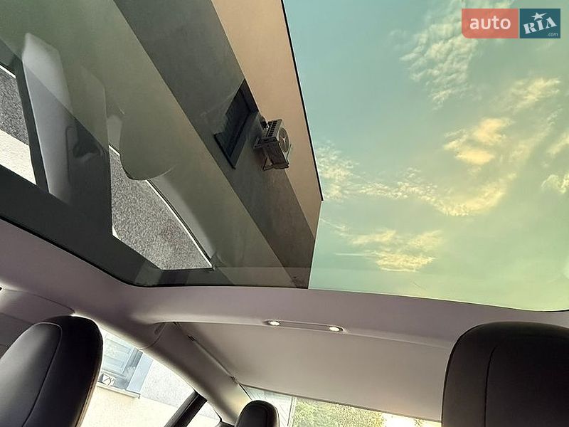 Седан Tesla Model 3 2019 в Луцьку