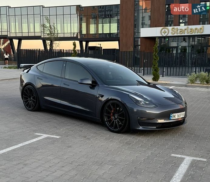 Tesla Model 3 2021