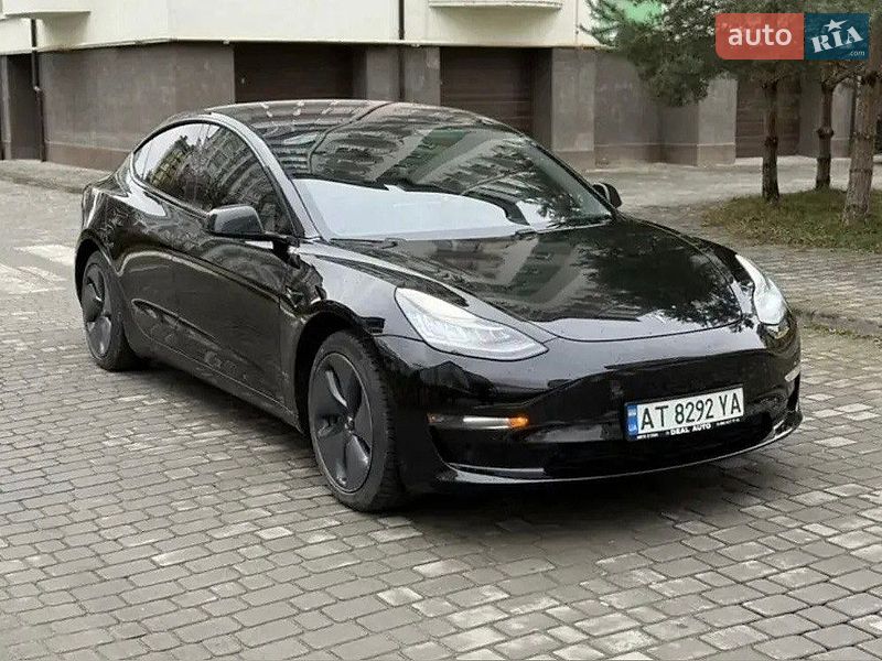 Седан Tesla Model 3 2018 в Львове