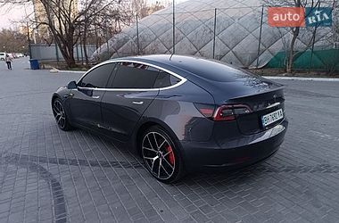Седан Tesla Model 3 2018 в Рівному