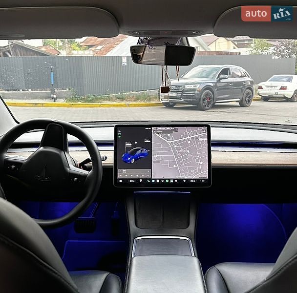 Седан Tesla Model 3 2020 в Львове