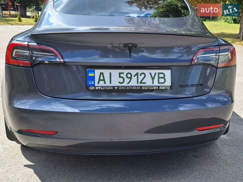 Седан Tesla Model 3 2023 в Киеве