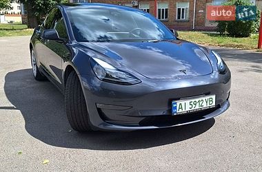 Седан Tesla Model 3 2023 в Киеве