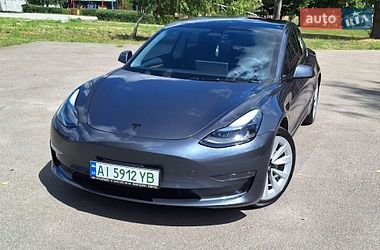 Седан Tesla Model 3 2023 в Киеве
