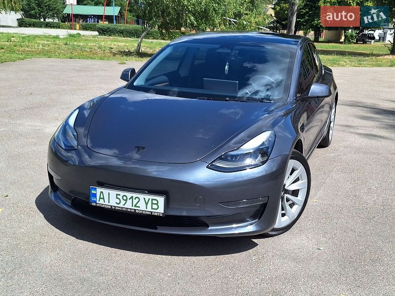 Седан Tesla Model 3 2023 в Киеве