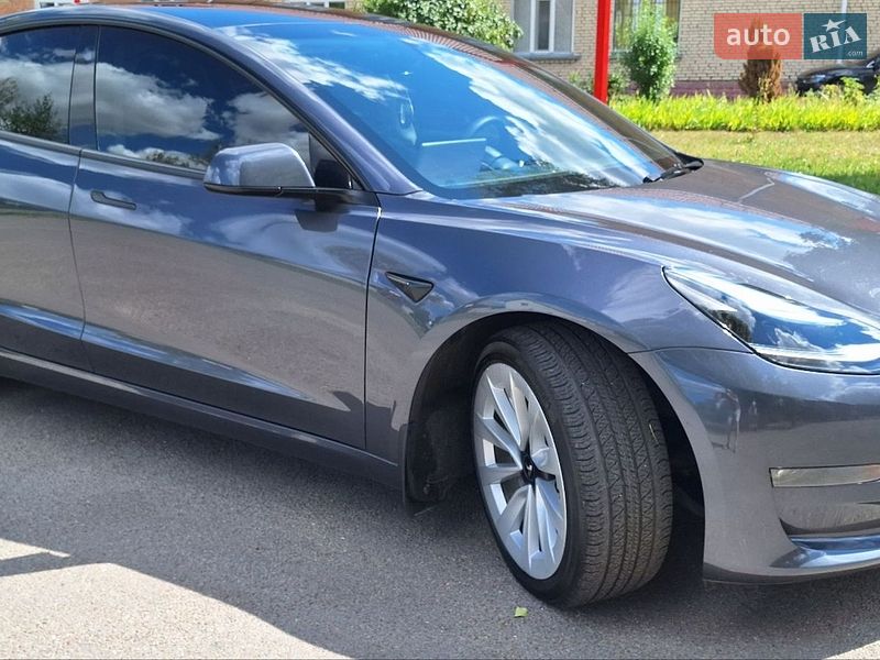 Седан Tesla Model 3 2023 в Киеве