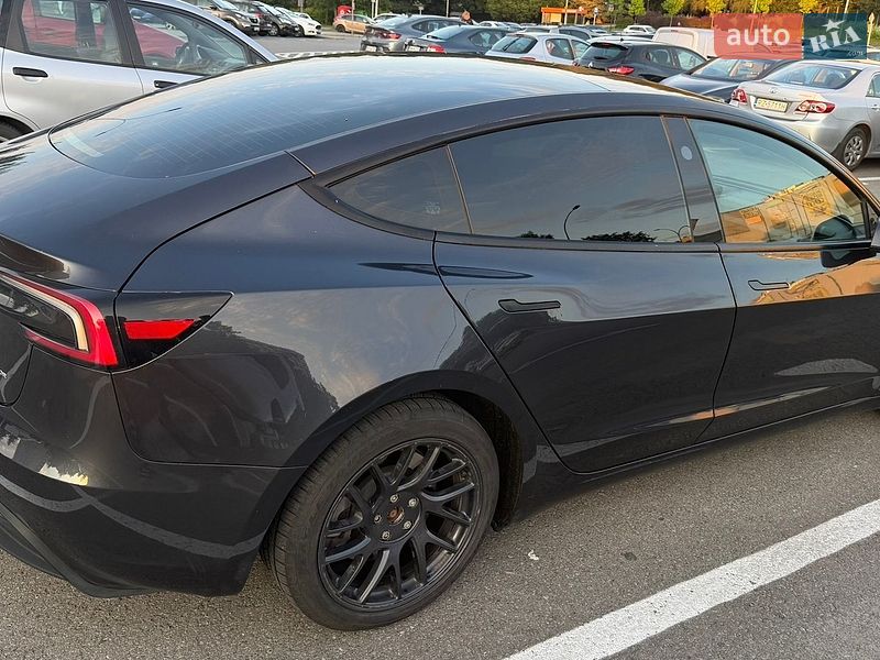 Седан Tesla Model 3 2024 в Золочеве