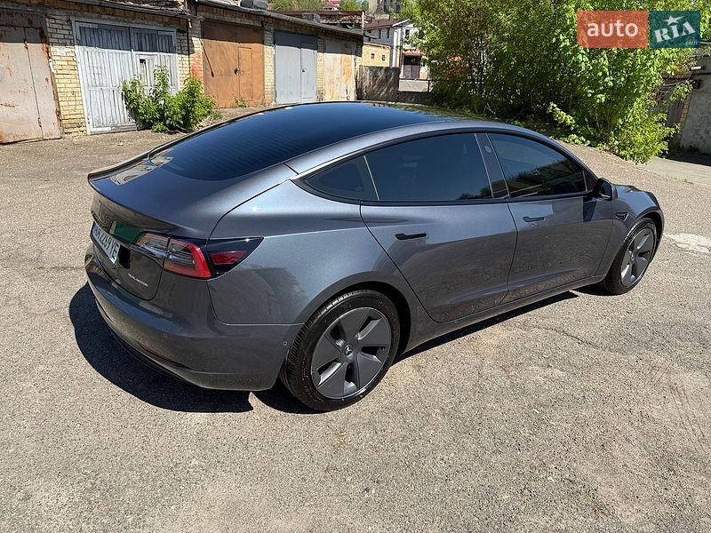 Седан Tesla Model 3 2022 в Києві