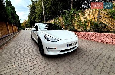Седан Tesla Model 3 2021 в Хмельницком