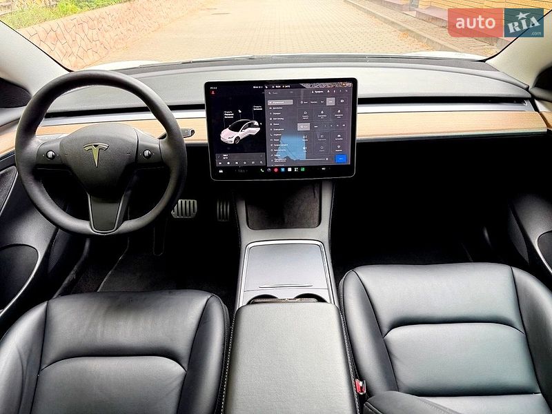 Седан Tesla Model 3 2021 в Хмельницком