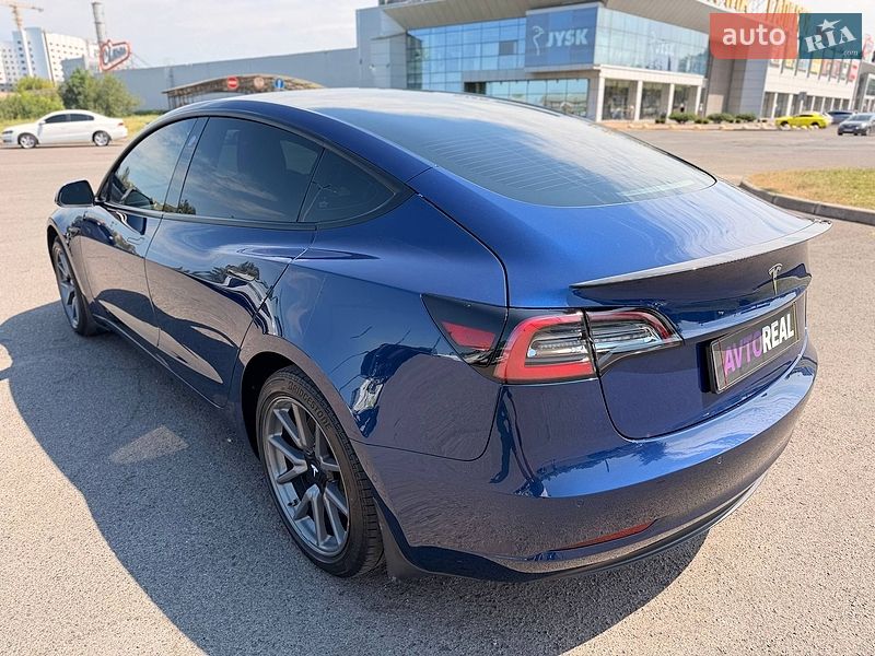 Седан Tesla Model 3 2022 в Кривом Роге