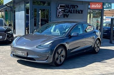 Седан Tesla Model 3 2020 в Рівному