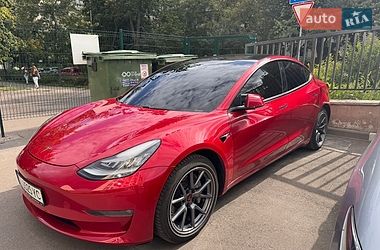 Седан Tesla Model 3 2020 в Киеве