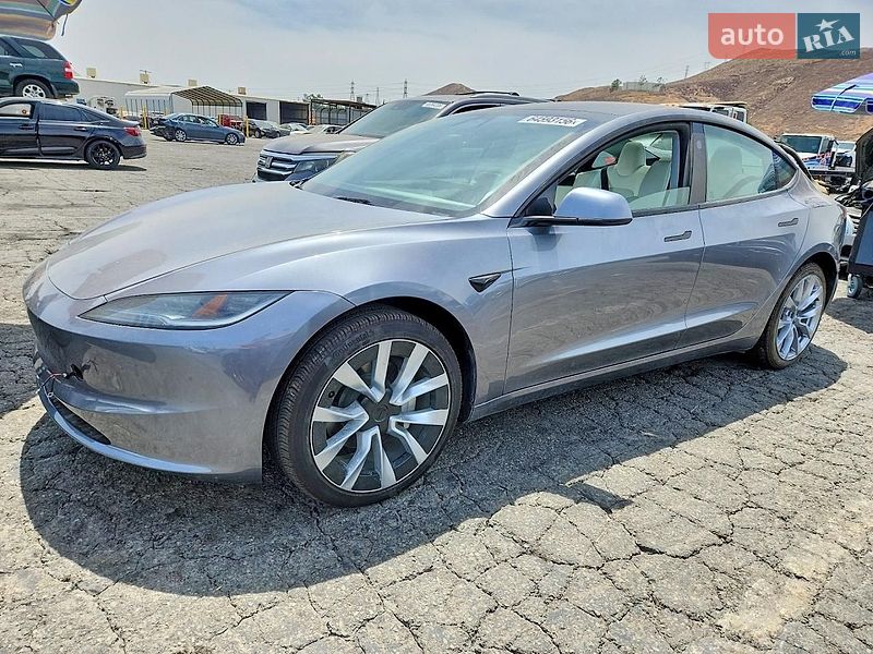 Седан Tesla Model 3 2025 в Киеве