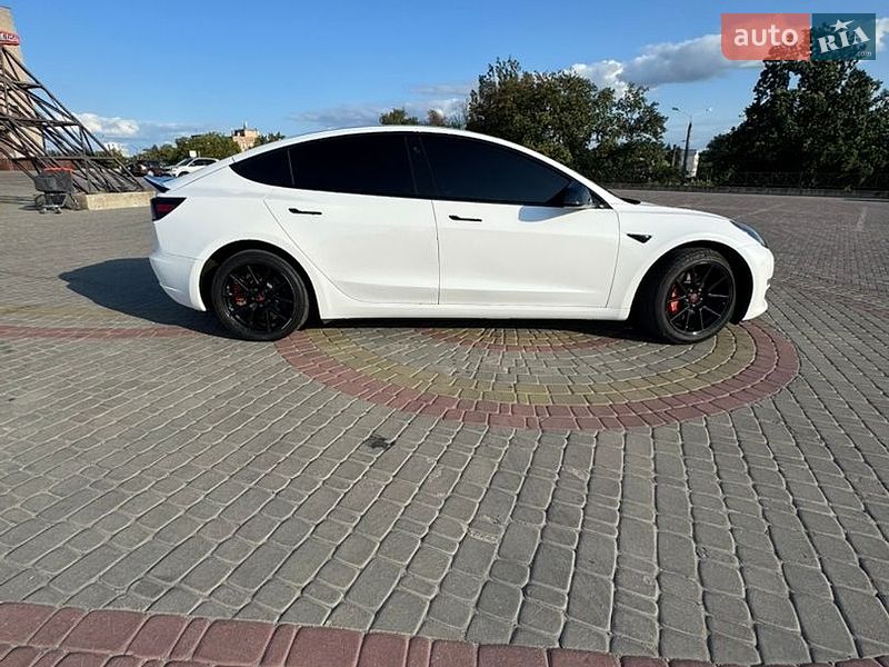Седан Tesla Model 3 2022 в Харькове