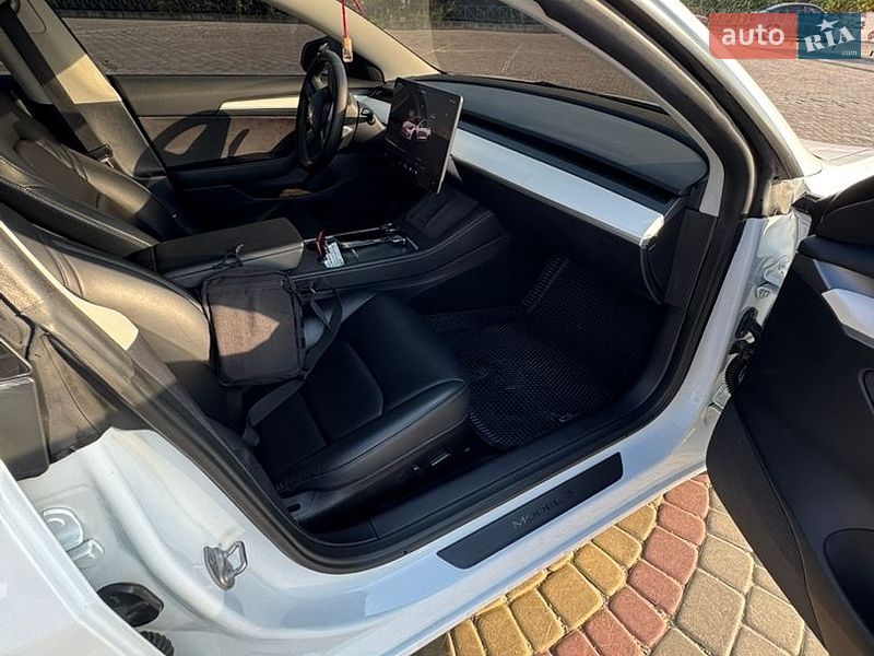 Седан Tesla Model 3 2022 в Харкові