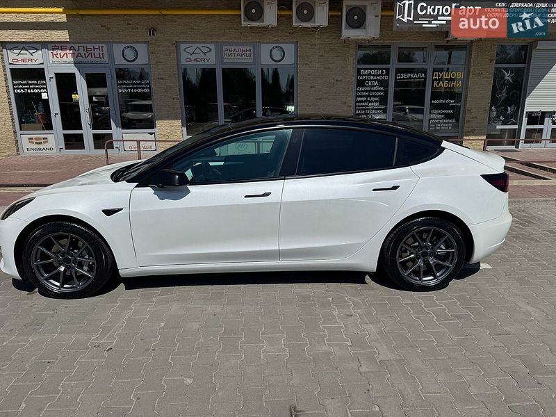 Седан Tesla Model 3 2022 в Тернополі фото 10 Седан Tesla Model 3 2022 в Тернополі