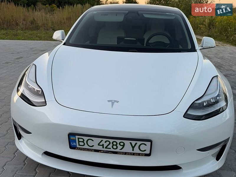 Tesla Model 3 2019