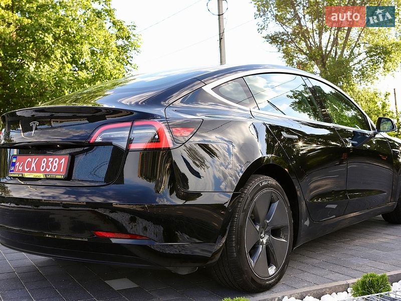 Седан Tesla Model 3 2018 в Дрогобыче