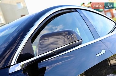 Седан Tesla Model 3 2018 в Дрогобыче
