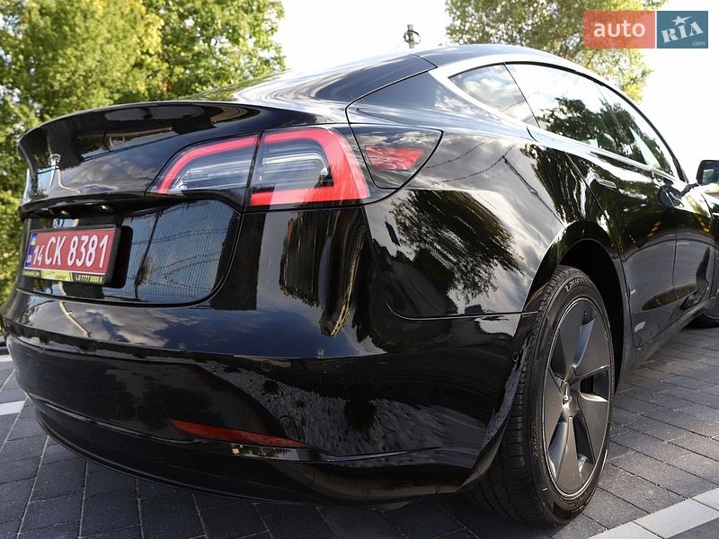 Седан Tesla Model 3 2018 в Дрогобыче