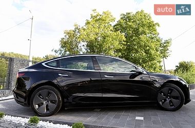 Седан Tesla Model 3 2018 в Дрогобыче