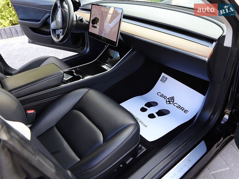 Седан Tesla Model 3 2018 в Дрогобыче
