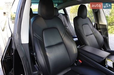 Седан Tesla Model 3 2018 в Дрогобыче
