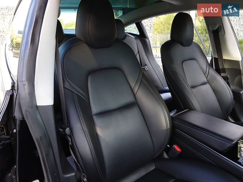Седан Tesla Model 3 2018 в Дрогобыче