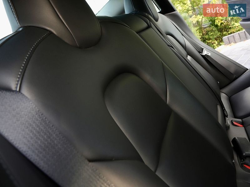 Седан Tesla Model 3 2018 в Дрогобыче