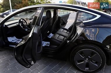 Седан Tesla Model 3 2018 в Дрогобыче