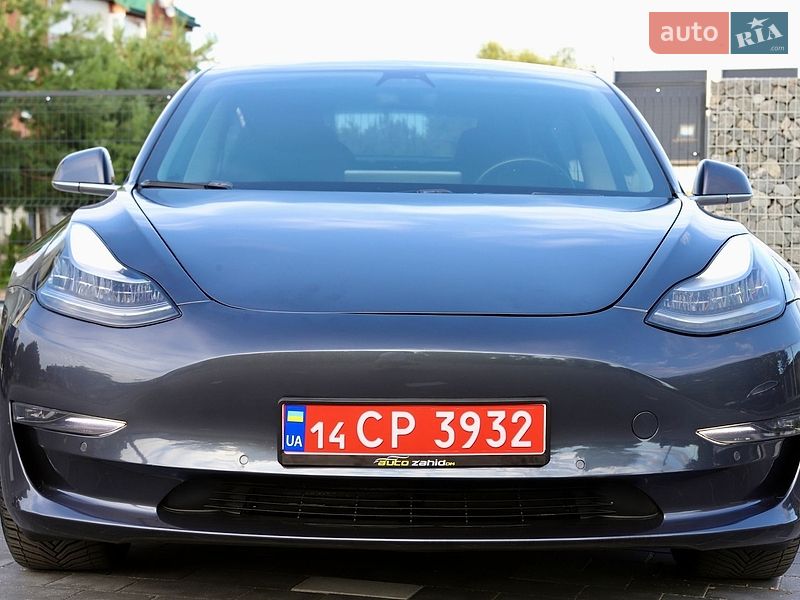 Седан Tesla Model 3 2018 в Дрогобыче