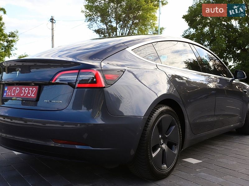 Седан Tesla Model 3 2018 в Дрогобыче