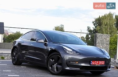 Седан Tesla Model 3 2018 в Дрогобыче