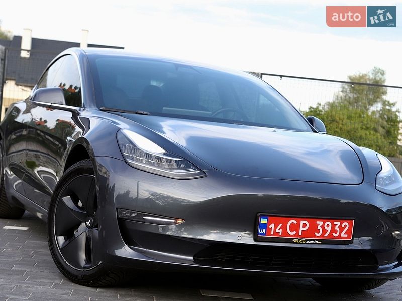Седан Tesla Model 3 2018 в Дрогобыче