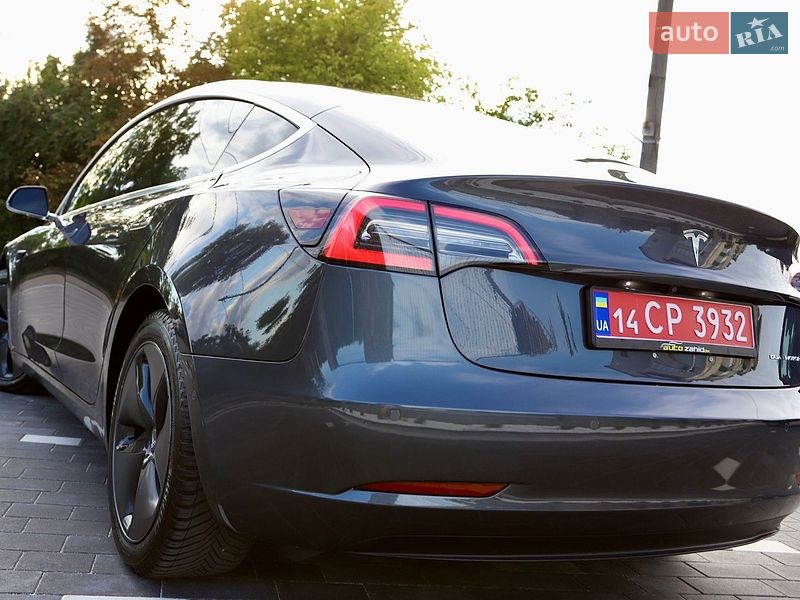 Седан Tesla Model 3 2018 в Дрогобыче