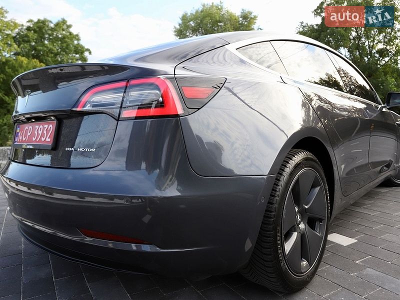 Седан Tesla Model 3 2018 в Дрогобыче